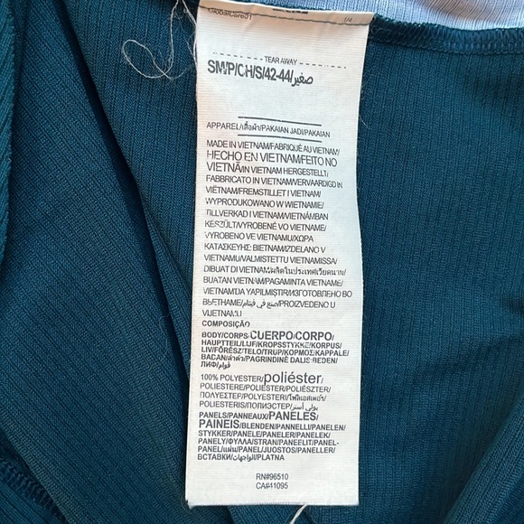 Under Armour • HeatGear Active Geometric Top • Women's size Small S - Picture 9 of 12